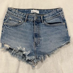 Zara mid rise jean shorts